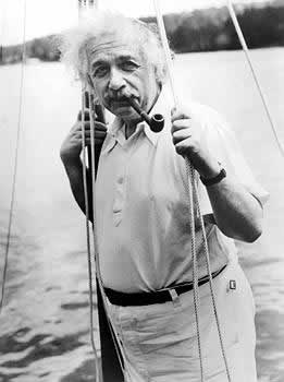 Albert Einstein inainte de plecarea catre Bermude