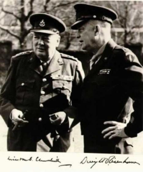 Dwight Eisenhower si Winston Churchill in nordul Frantei, iunie 1943